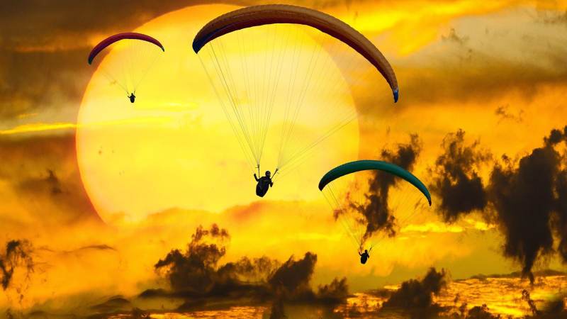 和平精英灵敏度设置怎么调？压枪稳与镜头跟手的调整思路